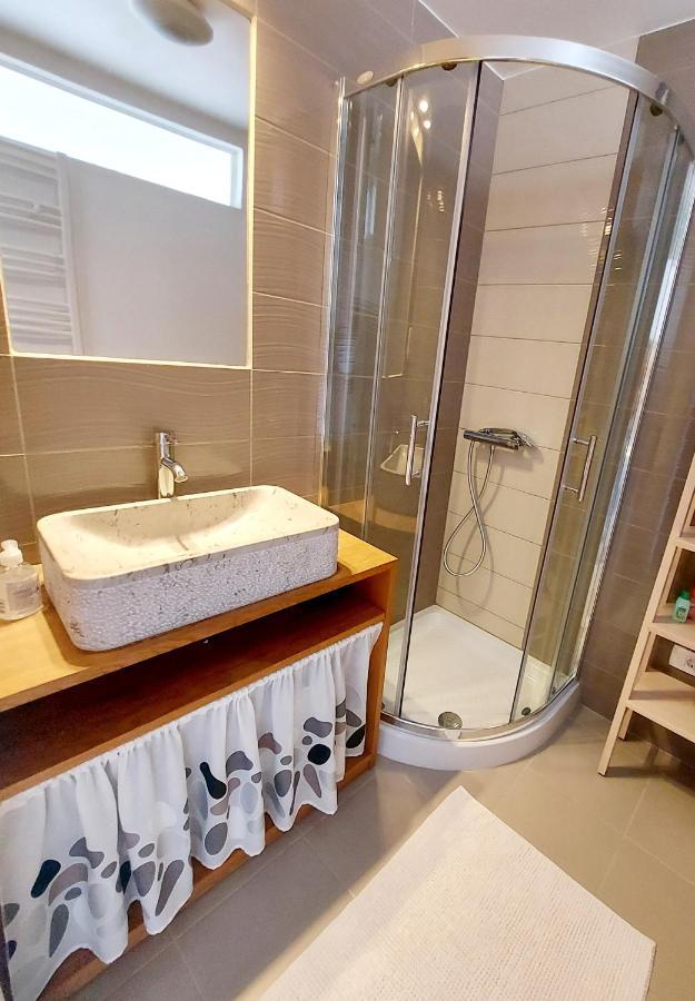 Apartma Kras Komen エクステリア 写真